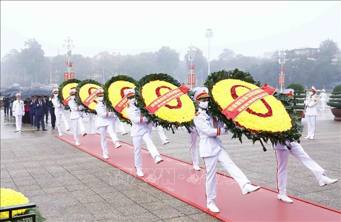 Leaders pay tribute to President Ho Chi Minh on Party’s founding anniversary